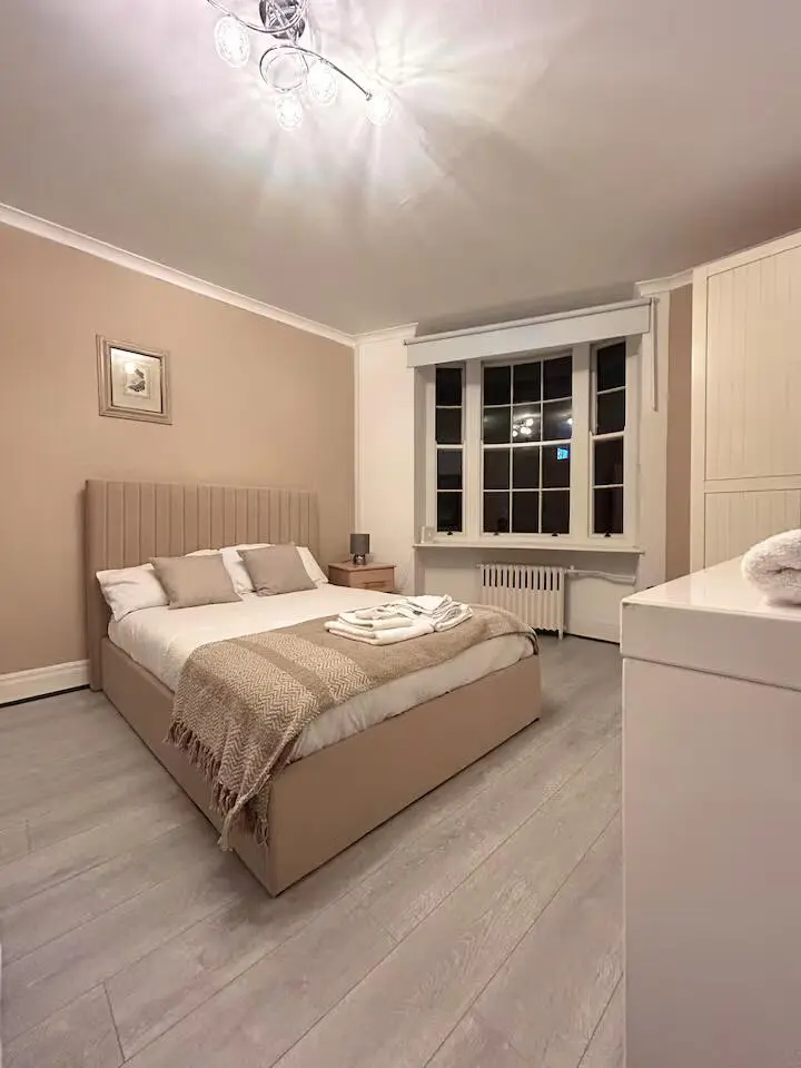 倫敦 1b｜客廳敞亮宅家超舒服