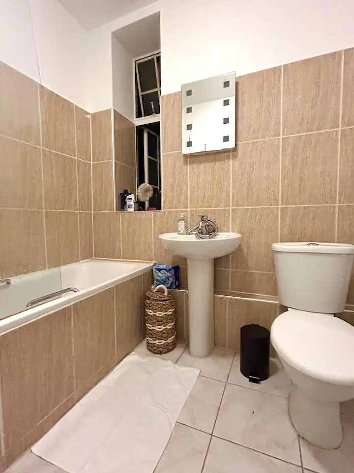 倫敦 1b｜客廳敞亮宅家超舒服