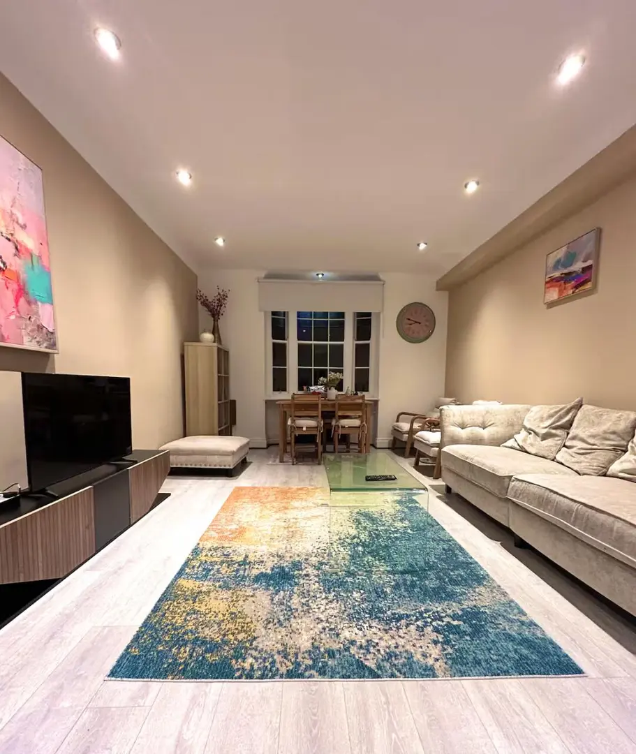 倫敦 1b｜客廳敞亮宅家超舒服