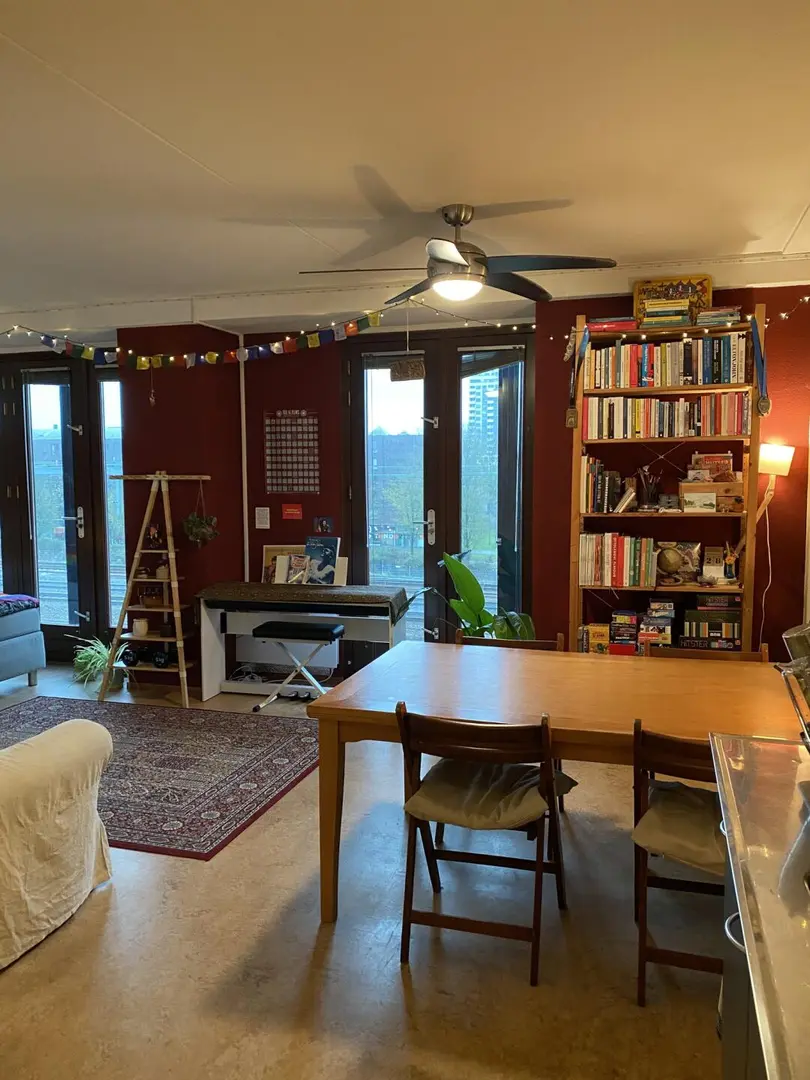 布里斯托➗带洗衣机的大空间studio 包bill