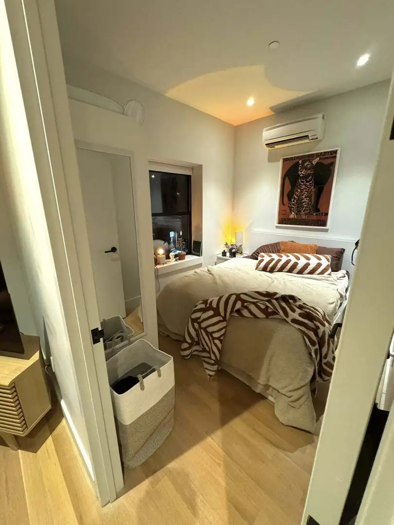 Stratford滴个留学生室友～骨折价急找