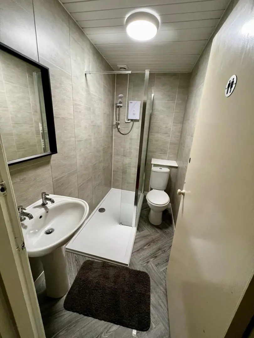 紐卡斯爾ensuite轉租，10min到校🚶