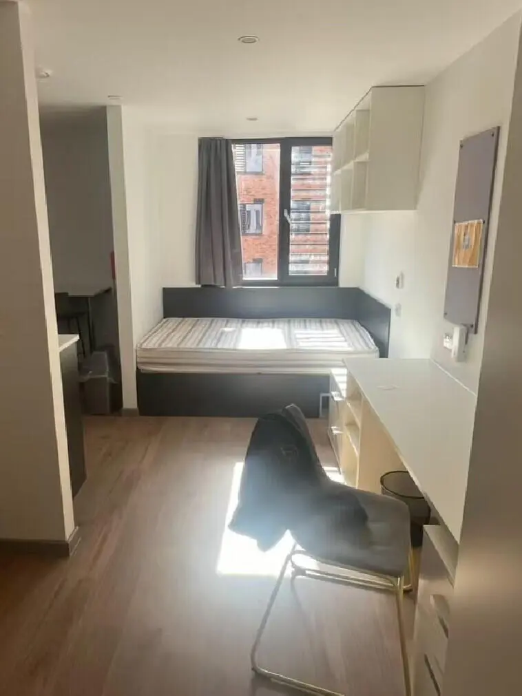 布里斯托近学校好房