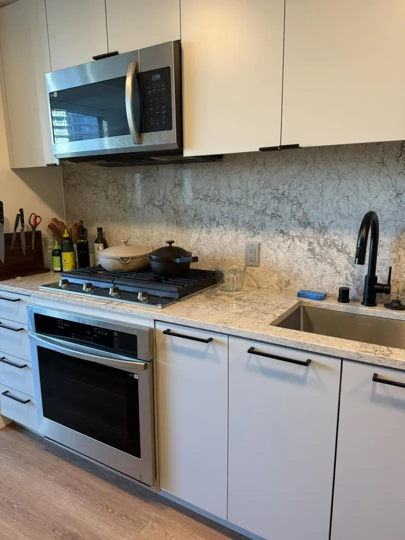 伦敦转一间温馨1b1b送家具～落地窗