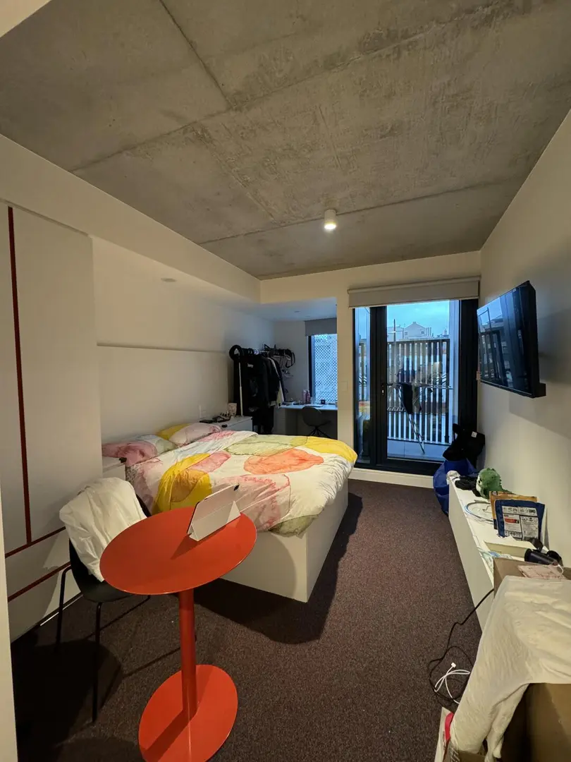 Bristol坡上studio急出！布大旁全包bill