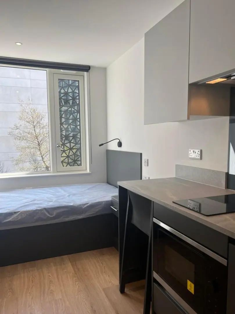 纽卡ensuite转租，落地窗+火车站5min🚂