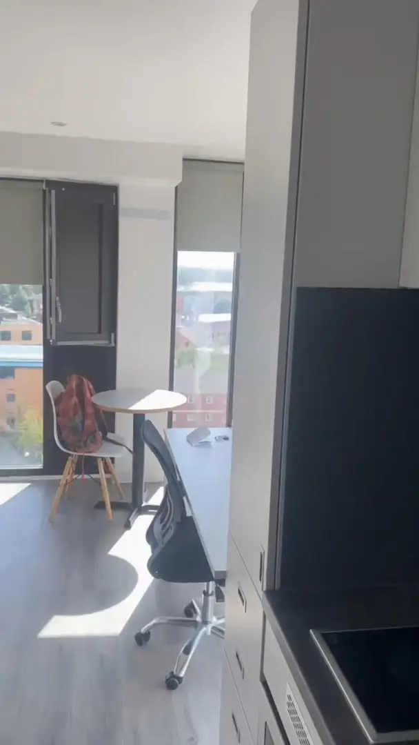 南安普顿｜市中心带飘窗studio｜安静且安全