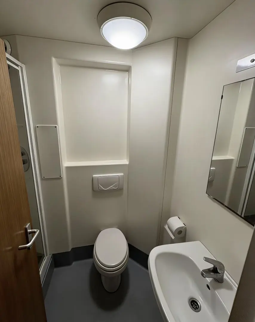 UCL旁5人间拼全华人女室友，368p二等三！！