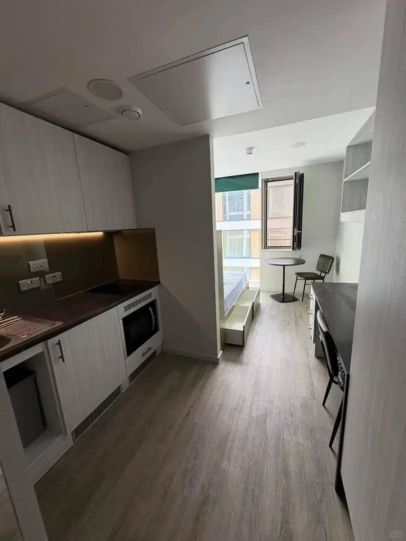 26fall伦敦3xx落地窗studio，带空调近学校