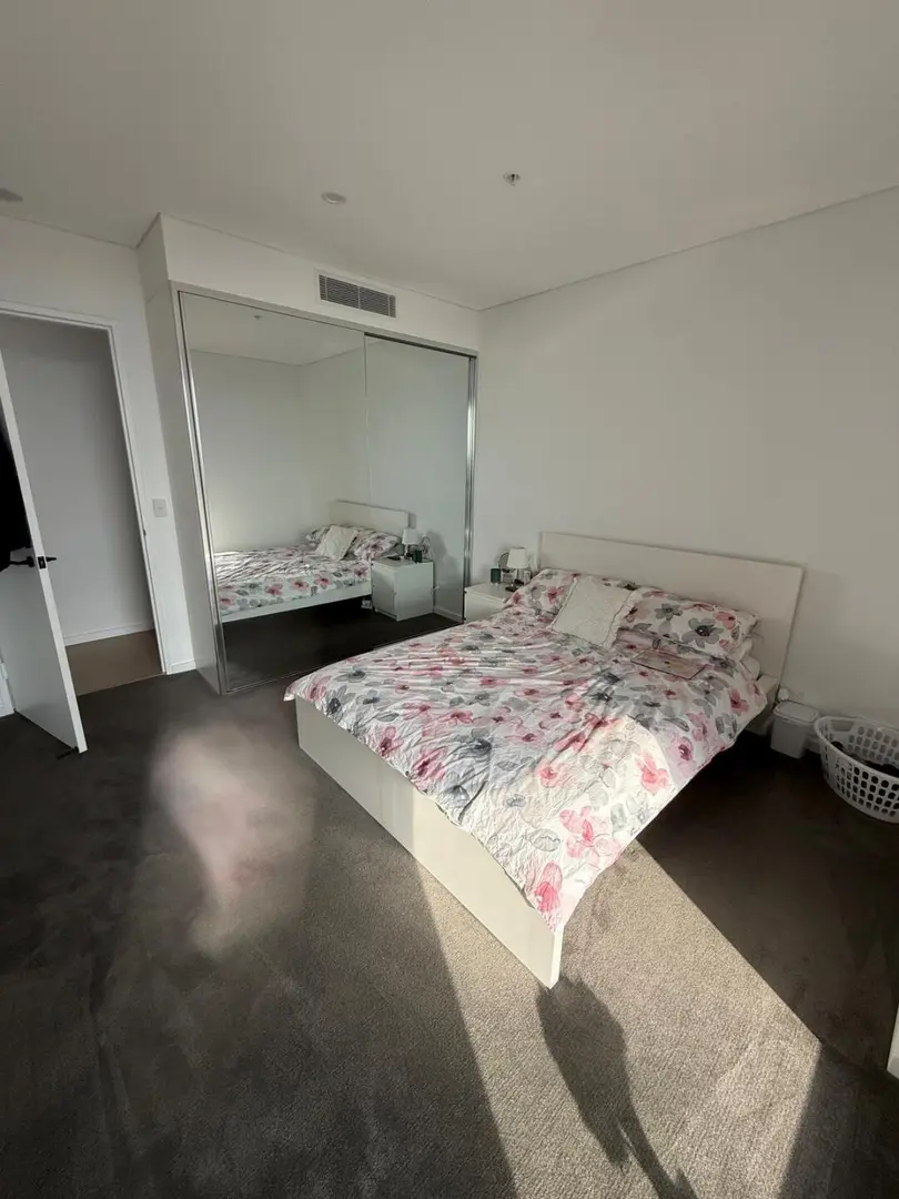 分手转租UCL旁1b1b 300急出可刀