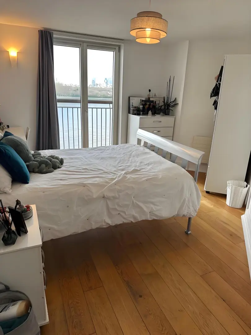 伦敦Stratford漂亮2b2b找下一任租客~