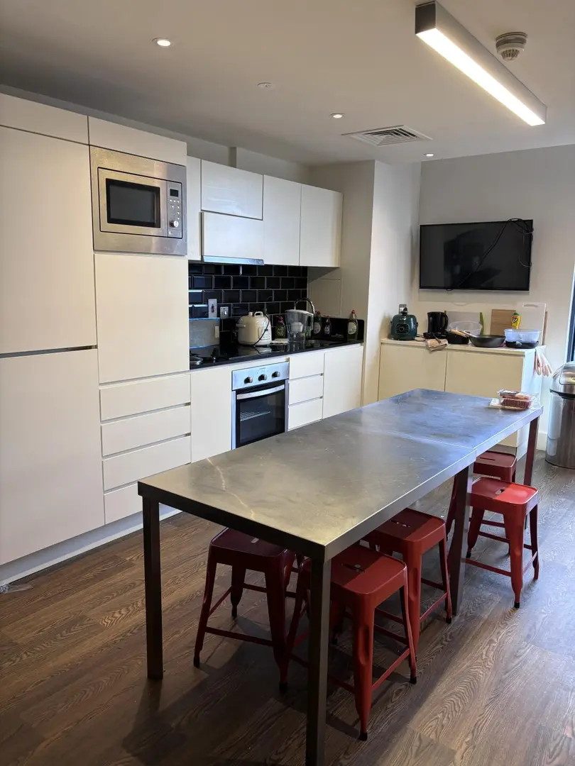 伦敦一区精致小窝3xx就能拿下，还包bill