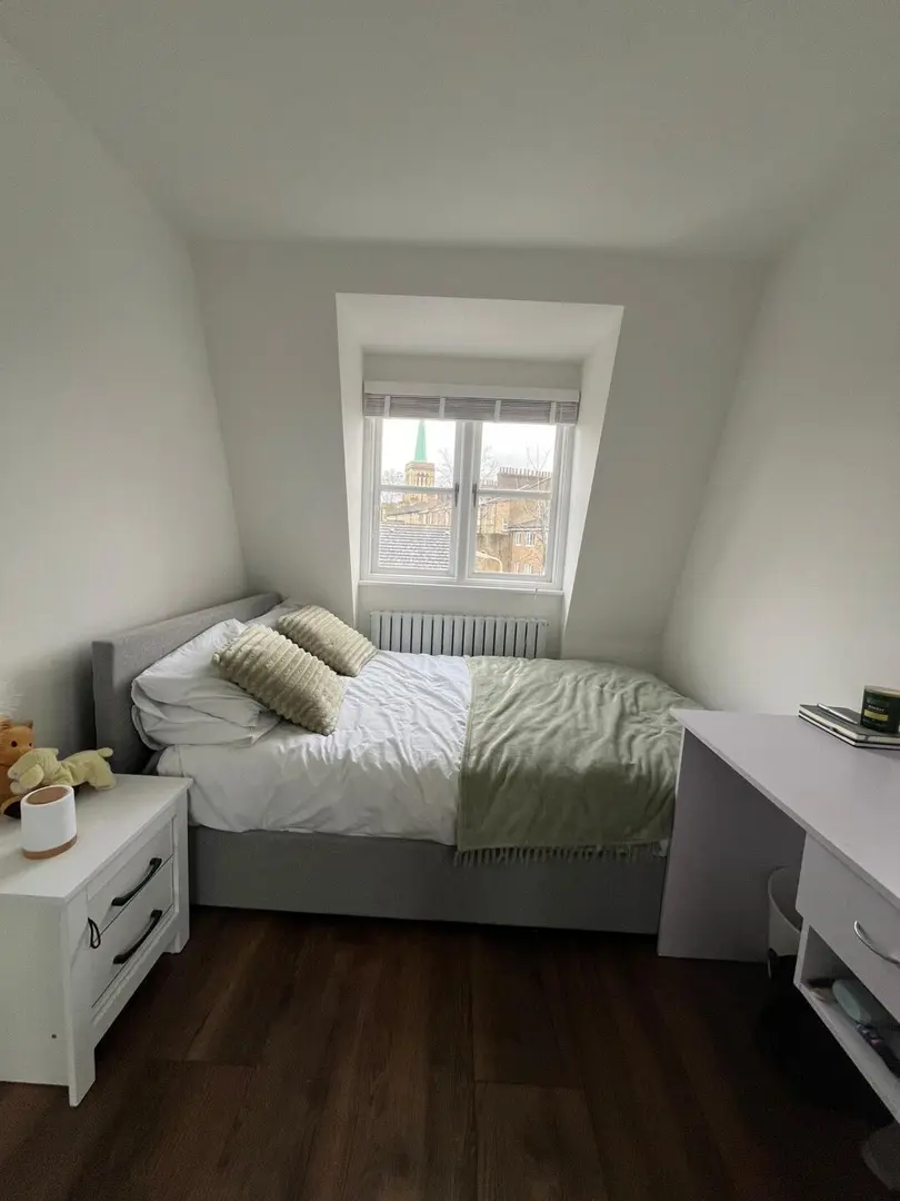 帮房东转伦敦一人300pw，房东直租的2b2b