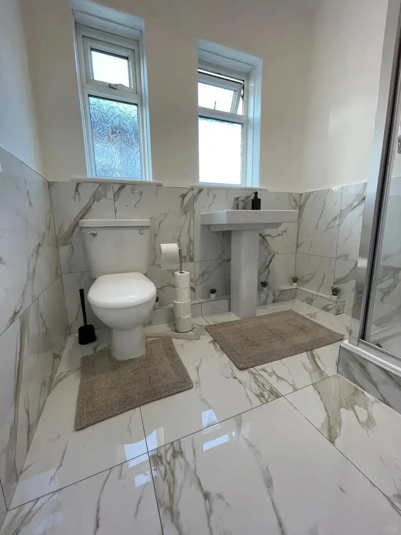 紐卡2b找下任租客～100+包bills，租期可議