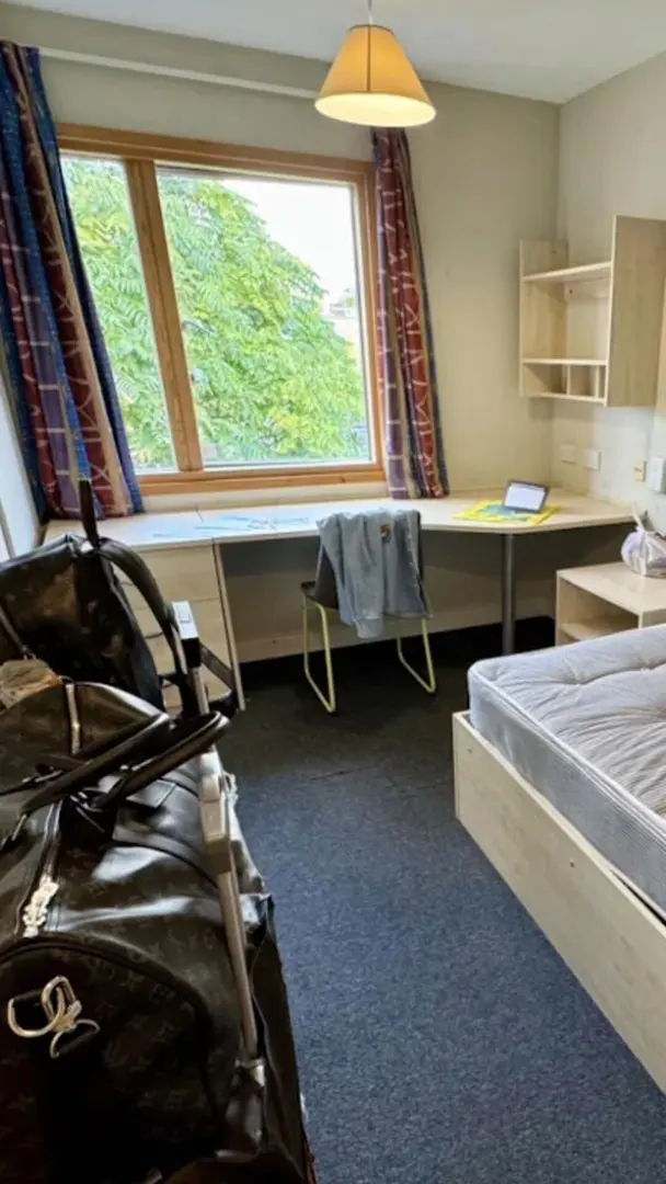 步行到UCL🚶拼🇨🇳中国室友ing