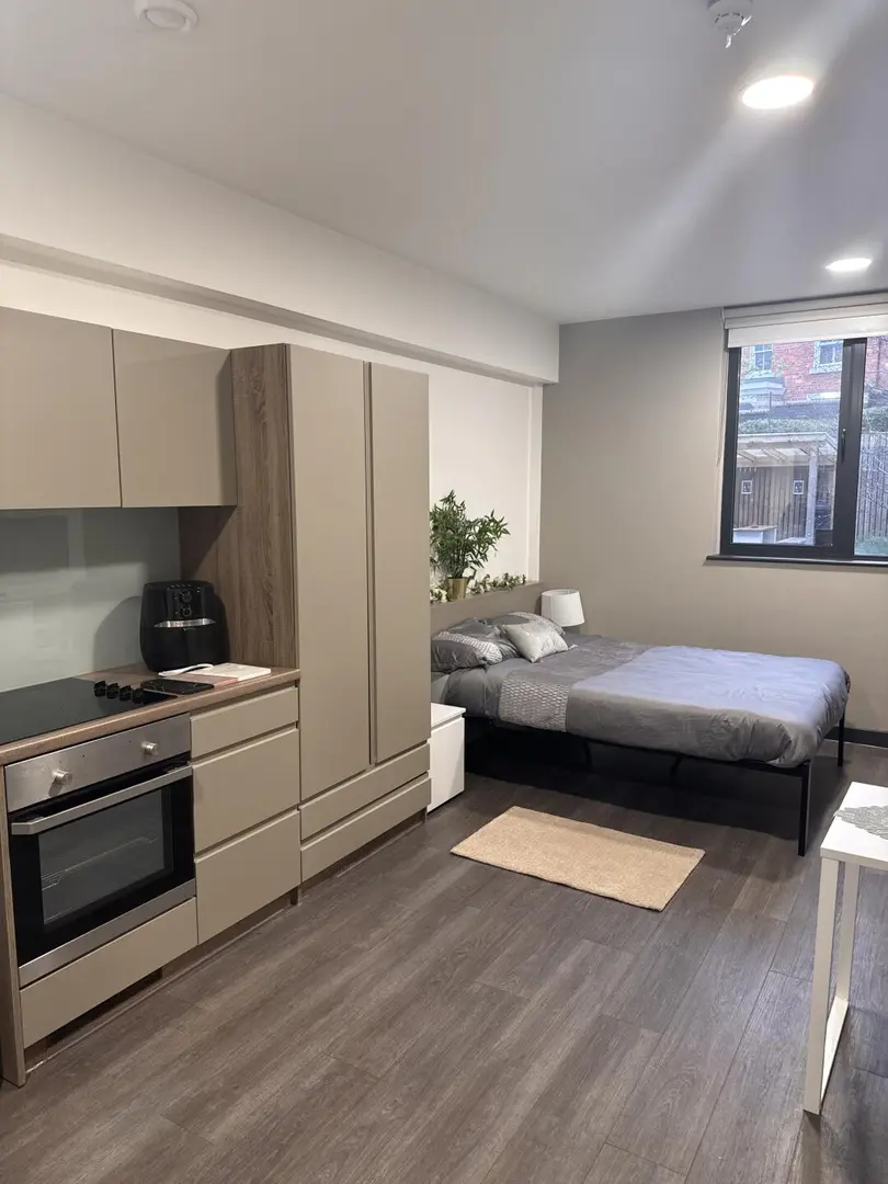 利兹大学转租，带洗衣机studio