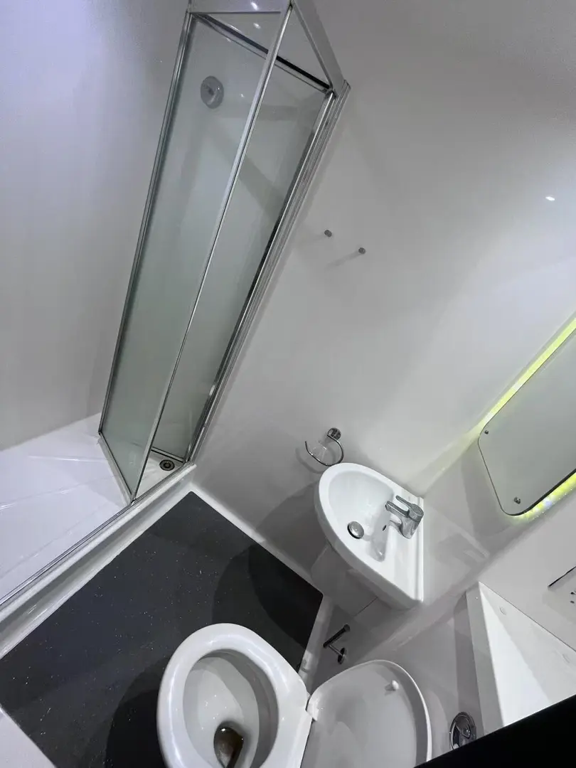 考文垂➗落地窗带独立洗衣机studio，包bill