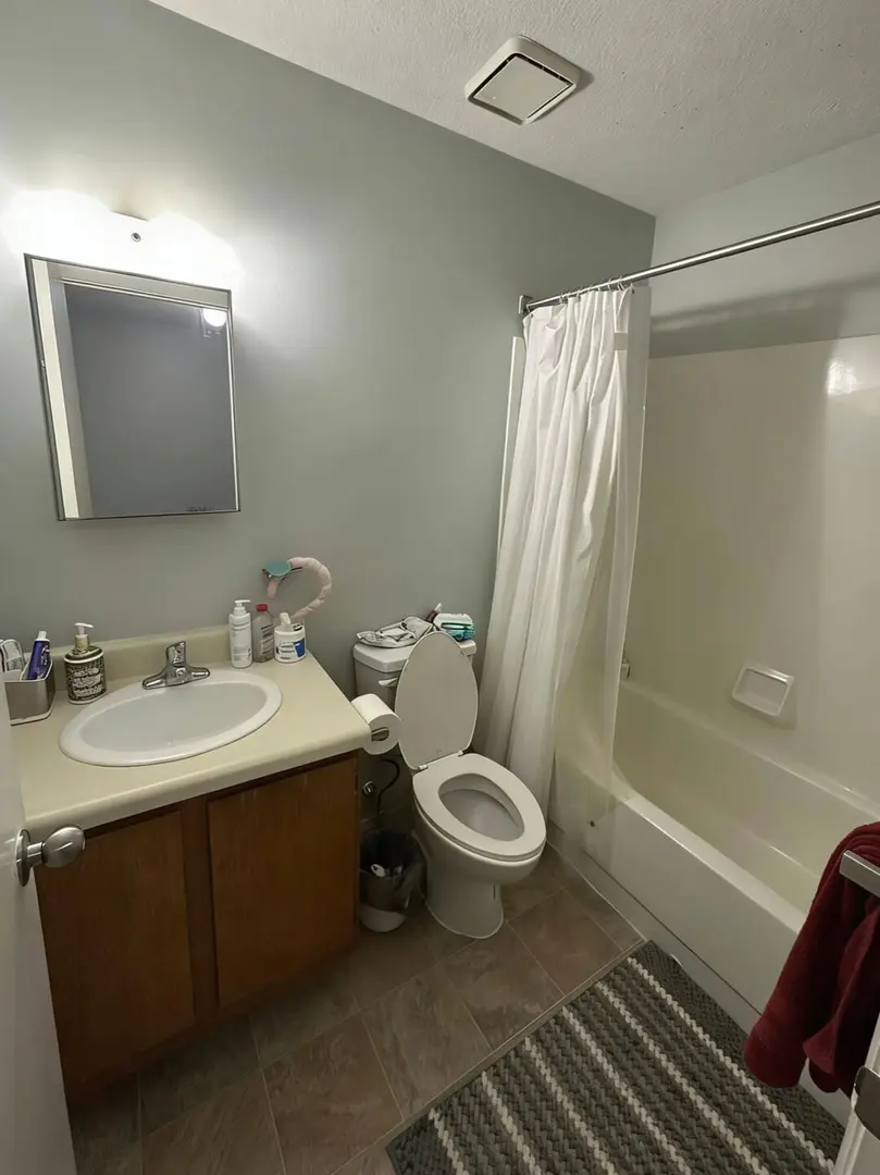 波士顿有人接手这间漂亮1b1b吗 好价带洗烘