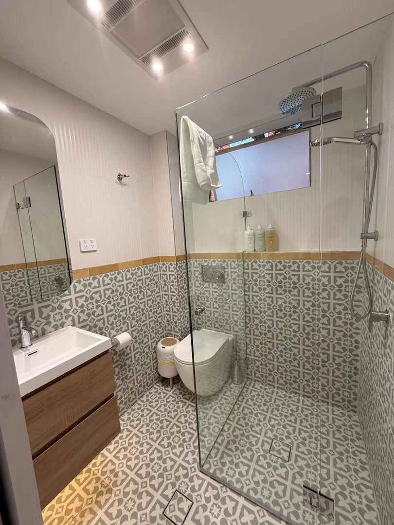 伦敦转个人住大窗1b1b，300包bill家具