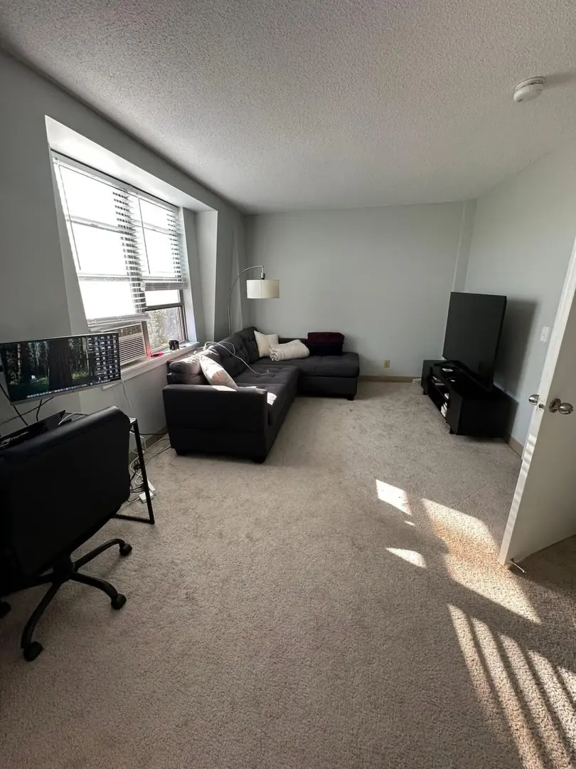 波士顿有人接手这间漂亮1b1b吗 好价带洗烘