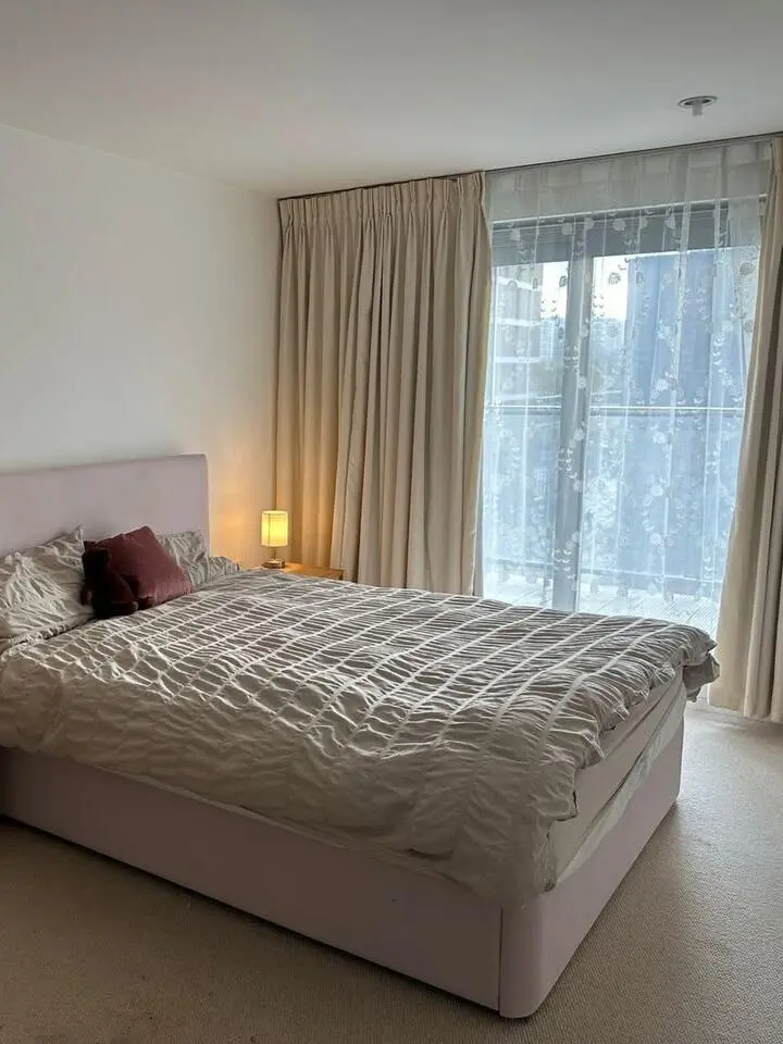 伦敦Vauxhall地铁站1b1b低价出，带家具灵活