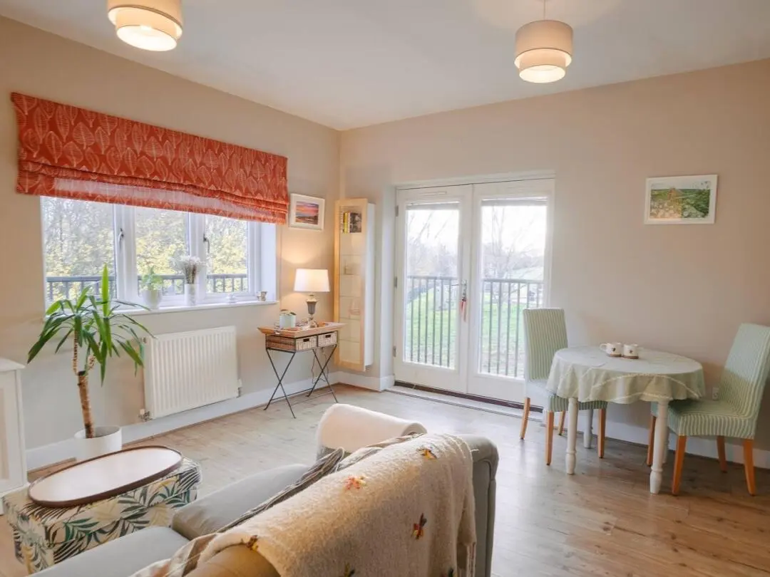 布里斯托1b1b直租，送所有家具