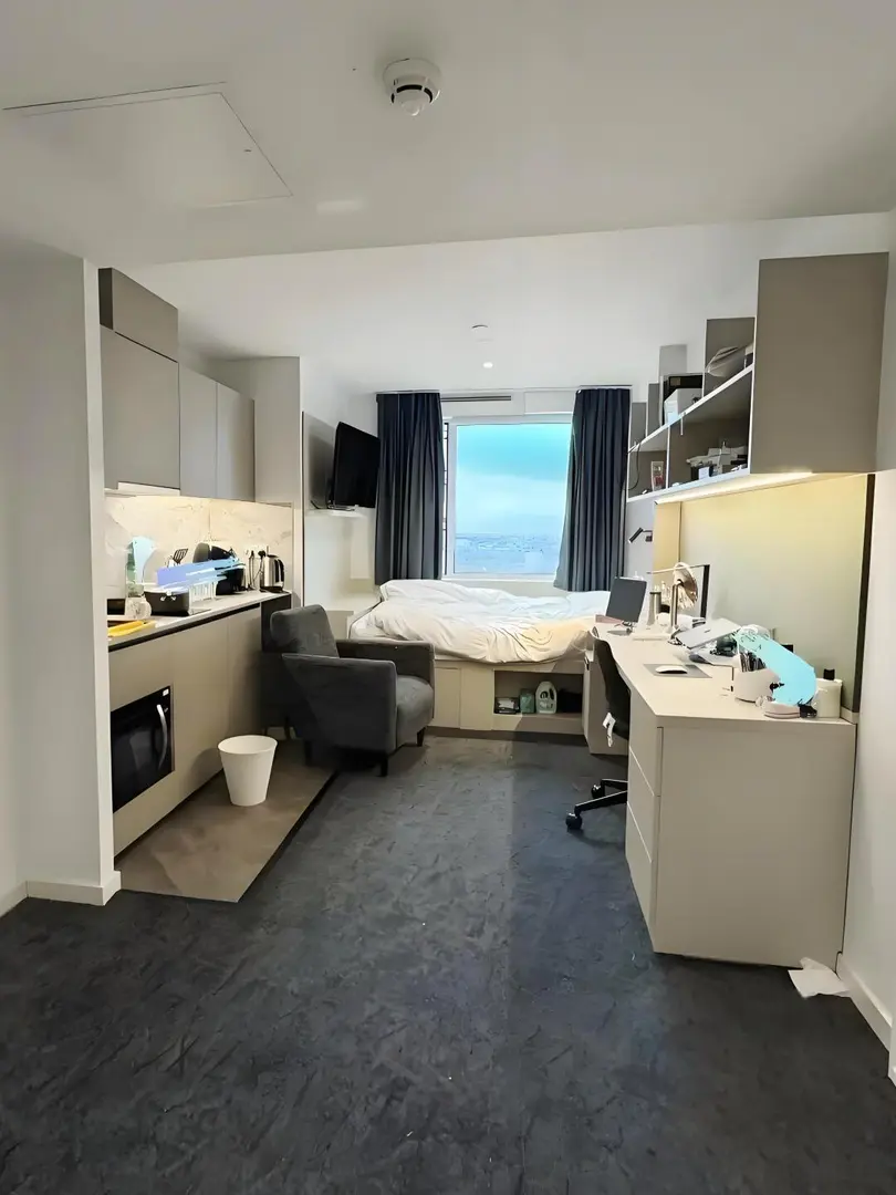 倫敦一區Vauxhall 高層studio找租客