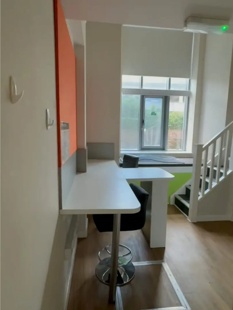 布里斯托坡上loft，一首歌到学校