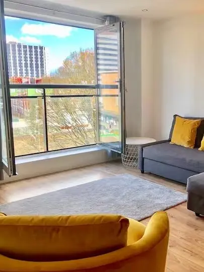 南安普顿转租个人1b1b｜低价急出市中心