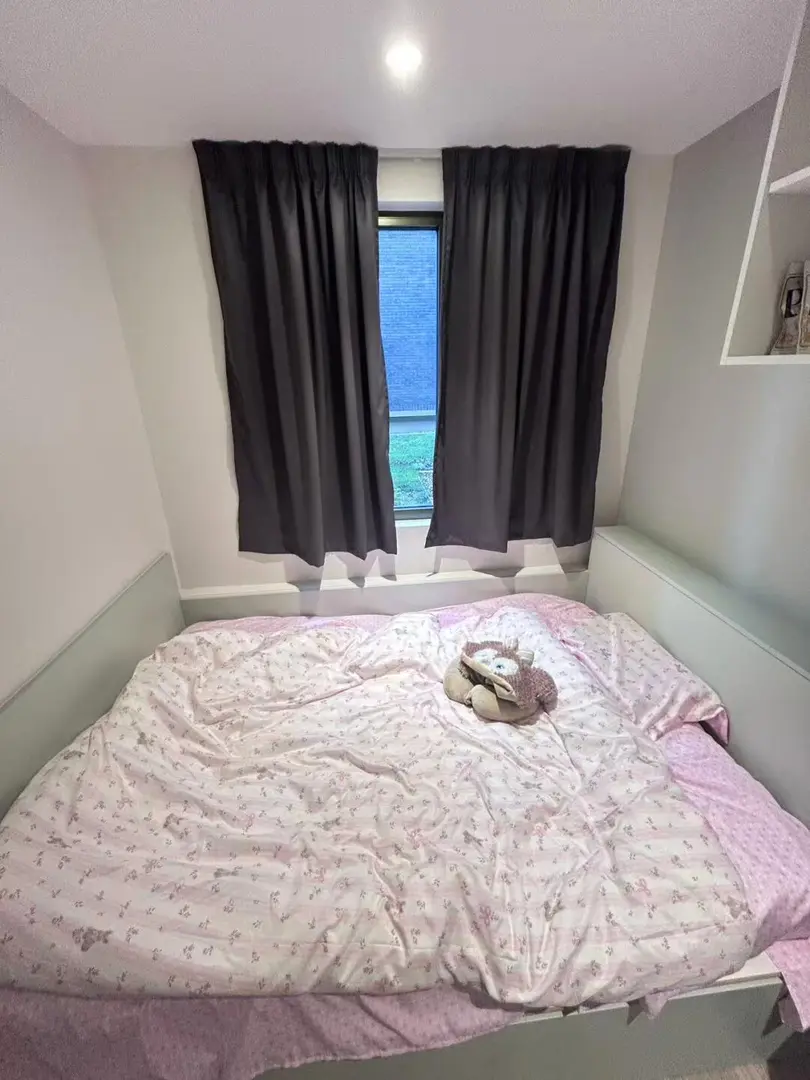 700m到UCL东校区，抠搜版新公寓带露台还...