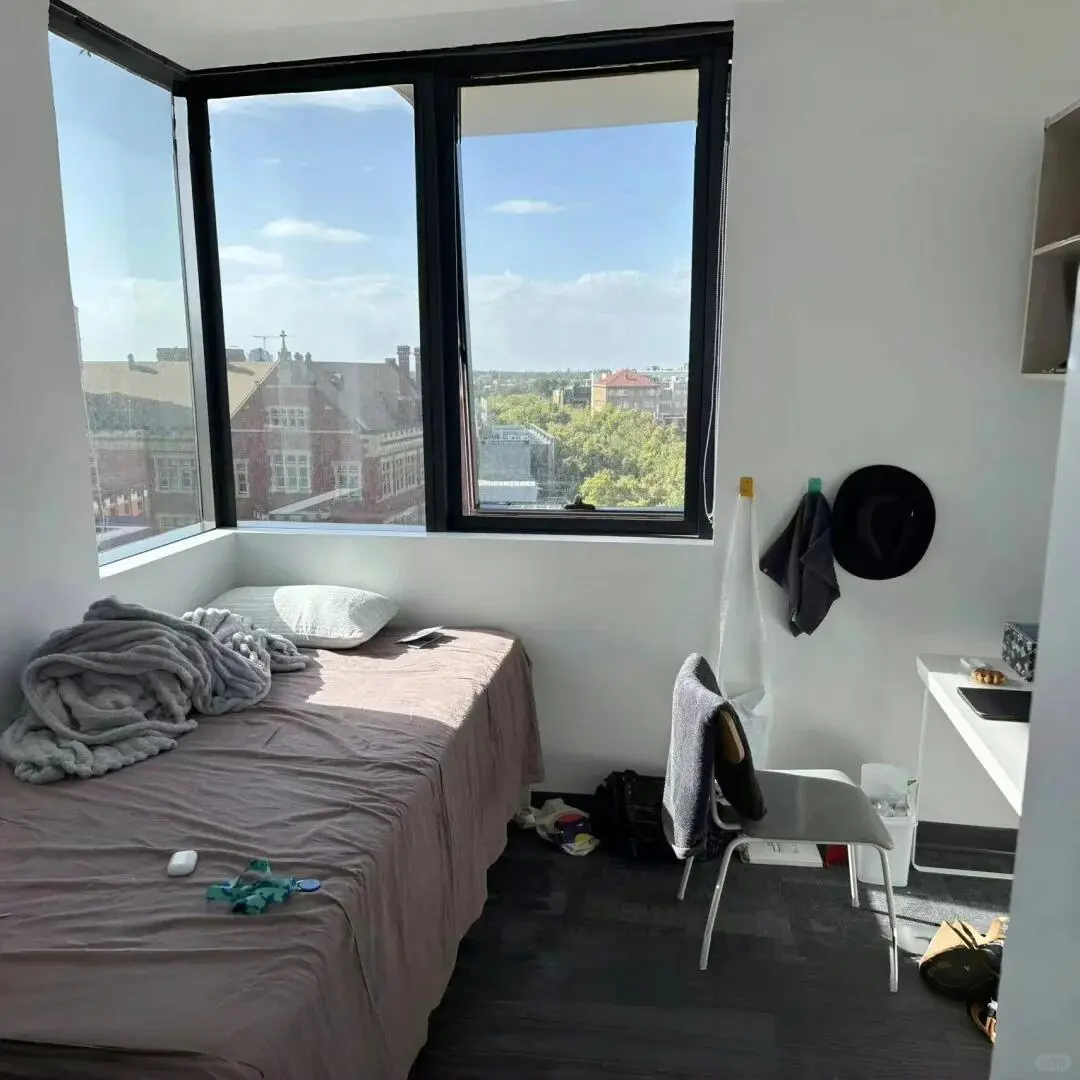 阿德26s1极限蹲室友，3xx包水电网费近学校