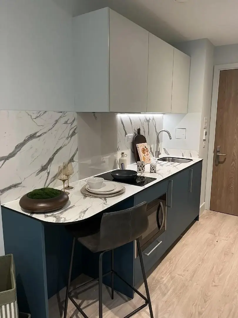 ucl附近25年新开公寓带空调❄️，400pw