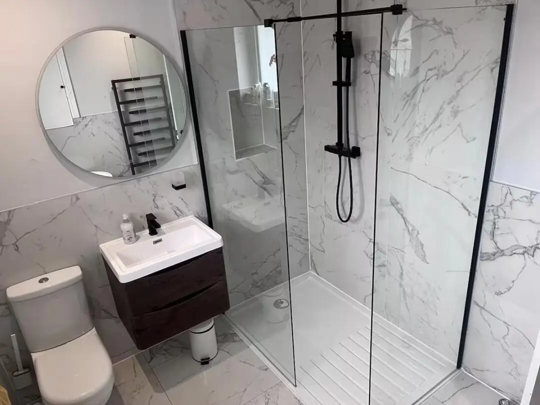 倫敦2b2b尋拼，人均3XX帶超大客廳