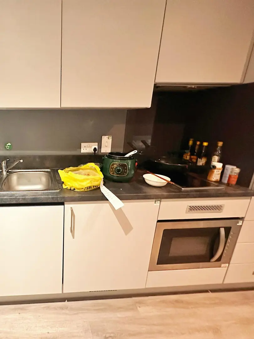 考文垂2xx租到三窗studio体验｜免费双人住