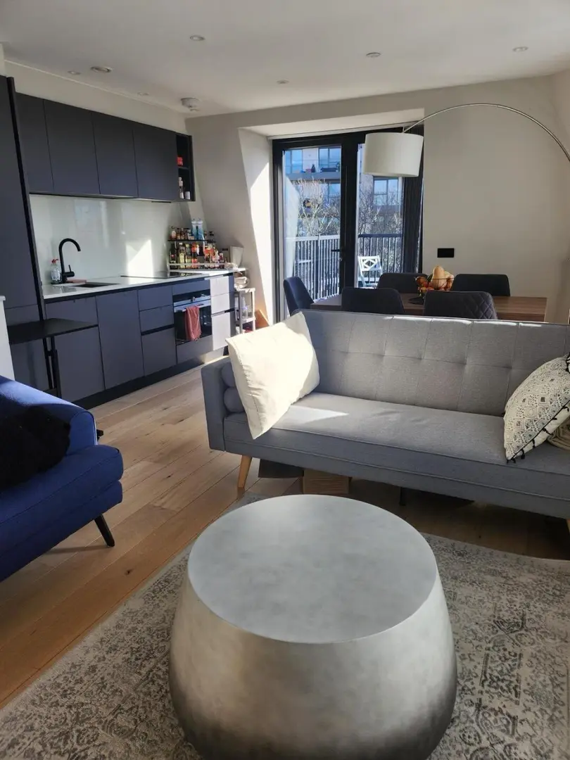 倫敦溫布利1b1b隨緣出  400pw包bill家具