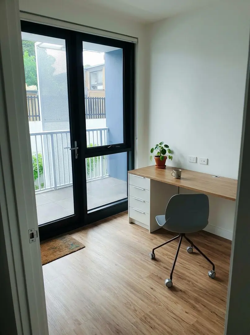 墨尔本带阳台公寓，🚶不到10分钟到墨大