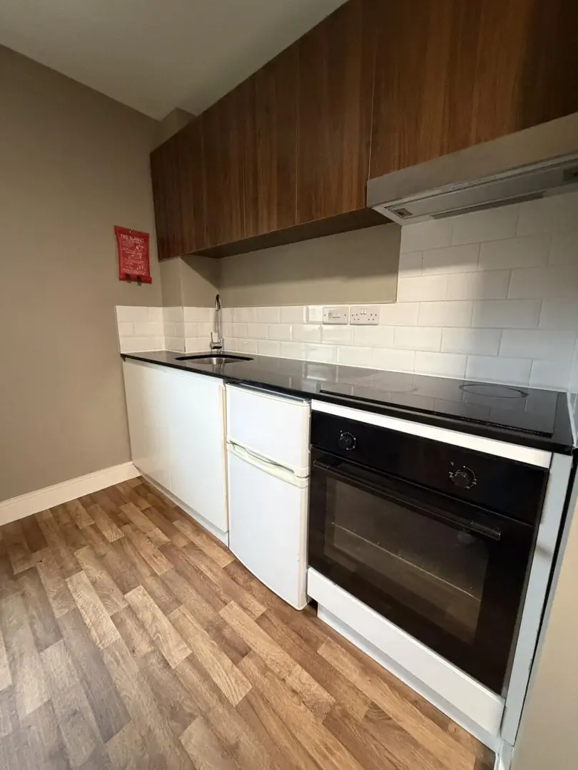 舒适独居大Studio 步行到利物浦大学 165pw