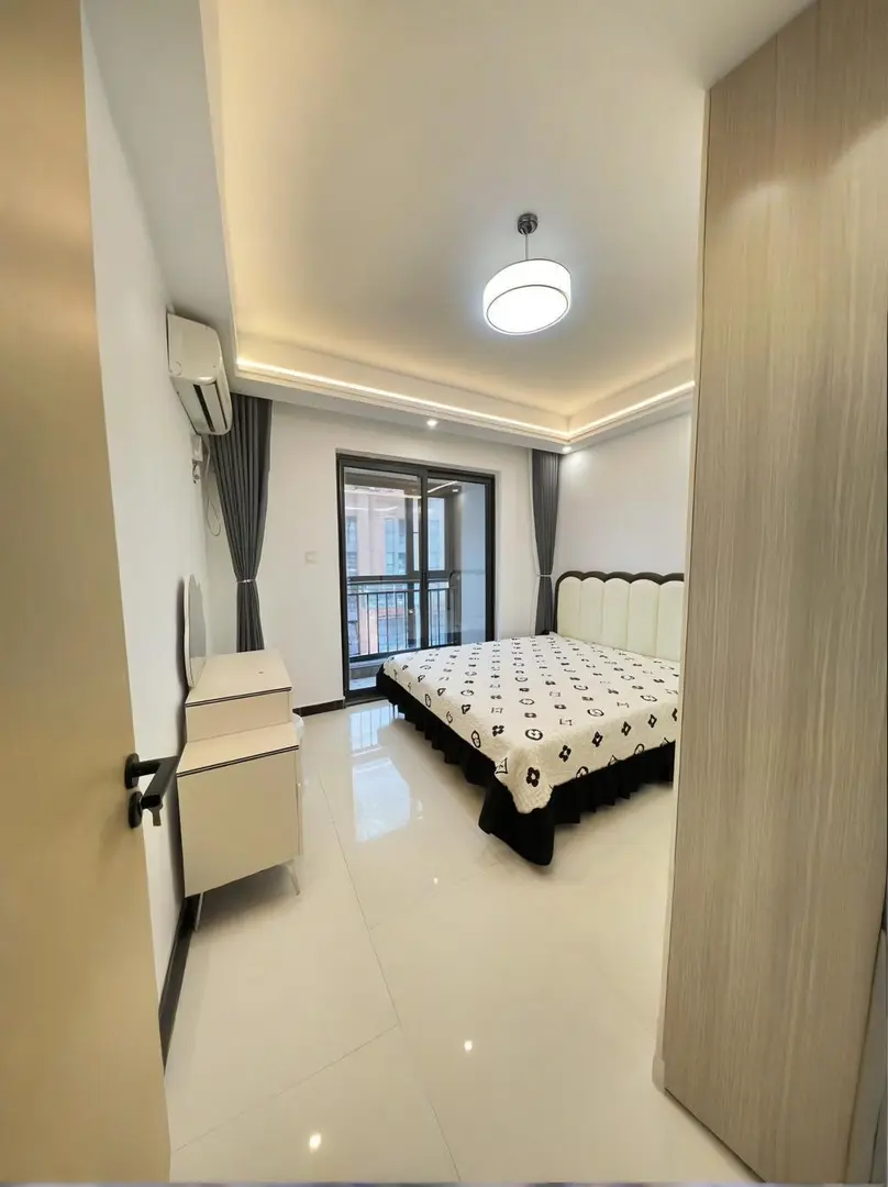 悉尼Burwood➗1b1b 700pw大落地窗