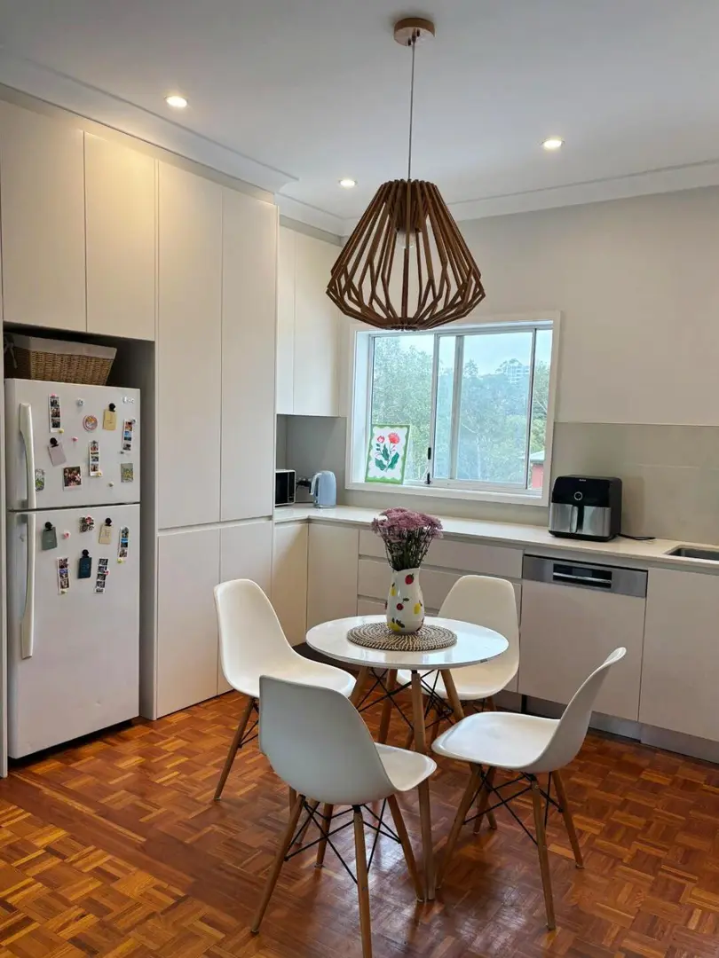 悉尼burwood 房东直租1b1b  带阳台