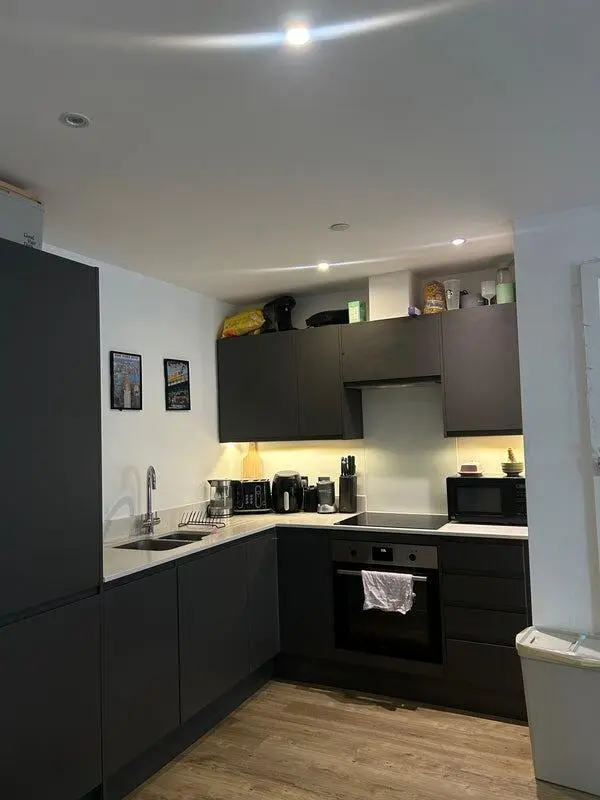 利兹大学9月合租找室友，215pw包bills