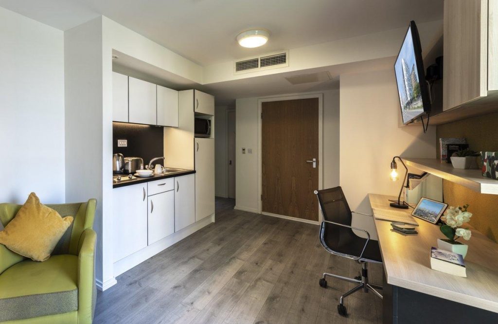 在伦敦或许你需要一个有空调的公寓