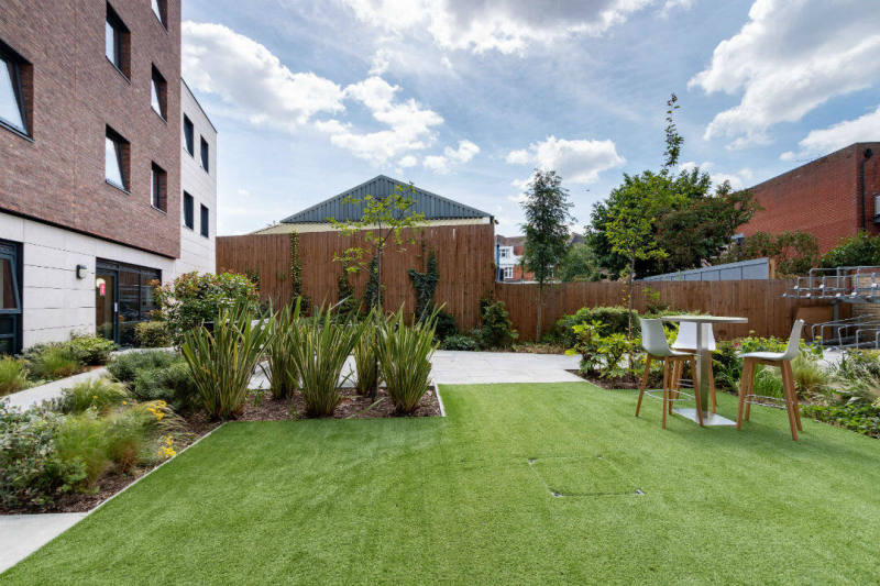 伦敦金斯顿广场，留学新生必住之选