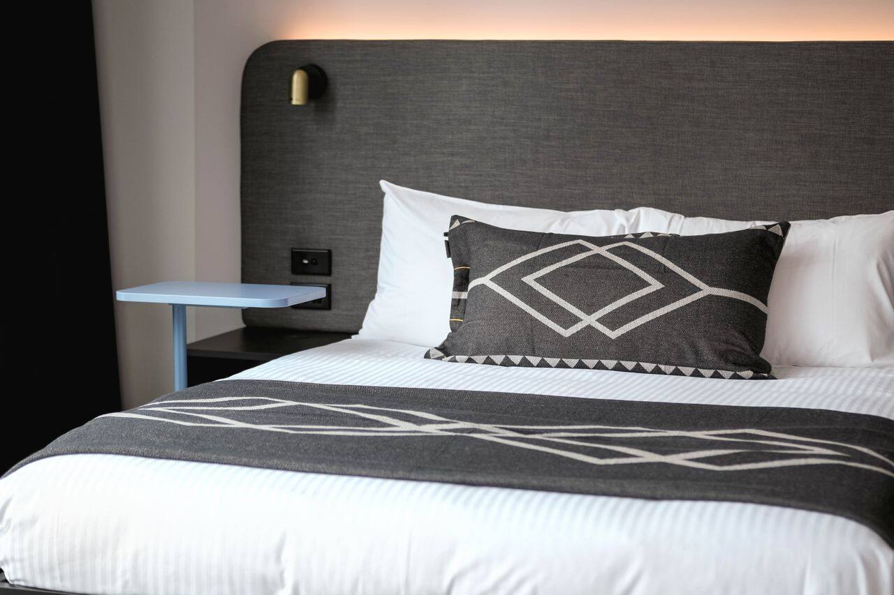 英国罗汉普顿大学图书馆：知识的殿堂和学术的瑰宝