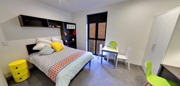 穿越“曼彻斯特到纽卡斯尔火车多久”的奇妙时光隧道