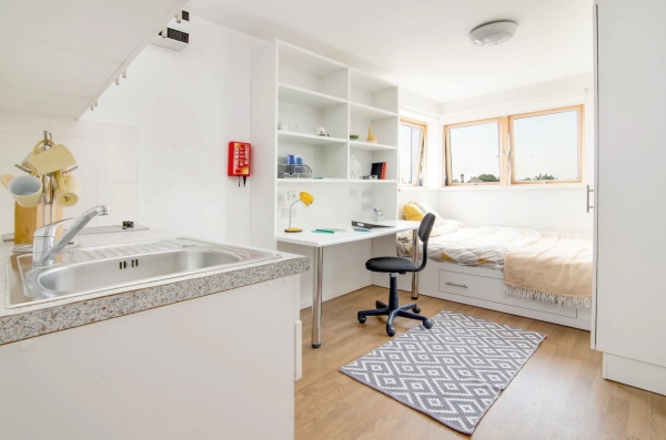 英国德蒙福特大学 德蒙福特大学相当于国内什么学校