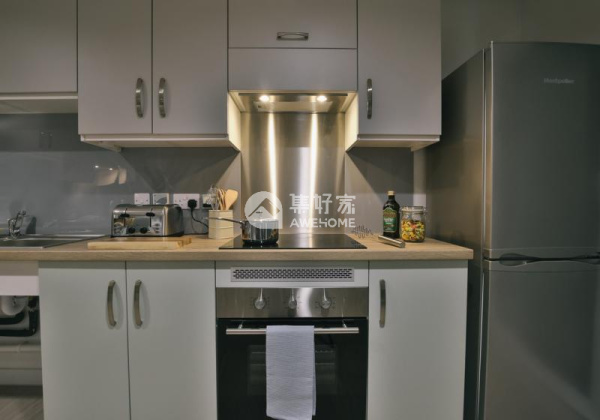 西伦敦大学相当于国内什么大学