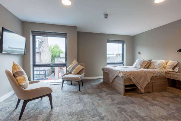 爱尔兰留学一年20万足够吗？深度解析留学费用