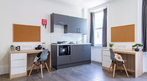 伯明翰离谢菲尔德有多远？