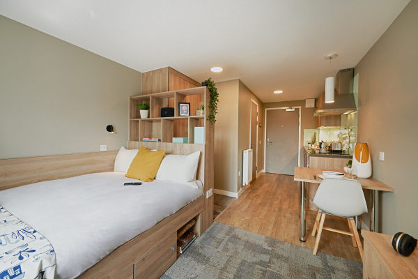 加拿大两所顶尖大学:UBC和多伦多大学