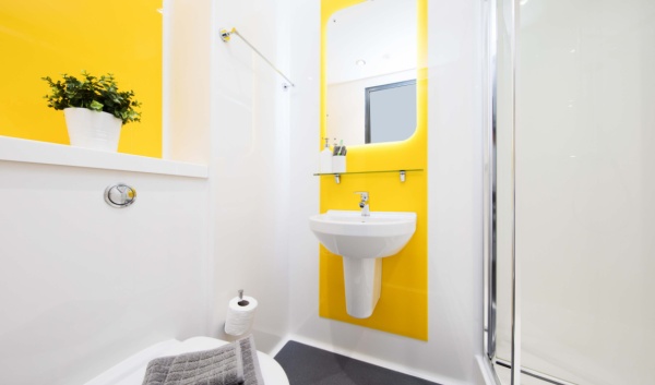 利兹和曼大差几个档次